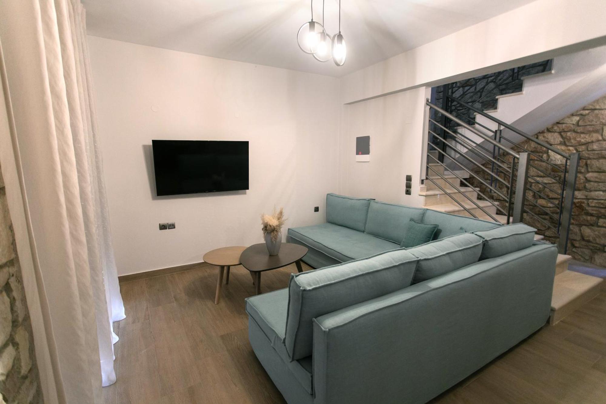 Michelangelo Suites And Apartments Valanidorachi Exterior photo