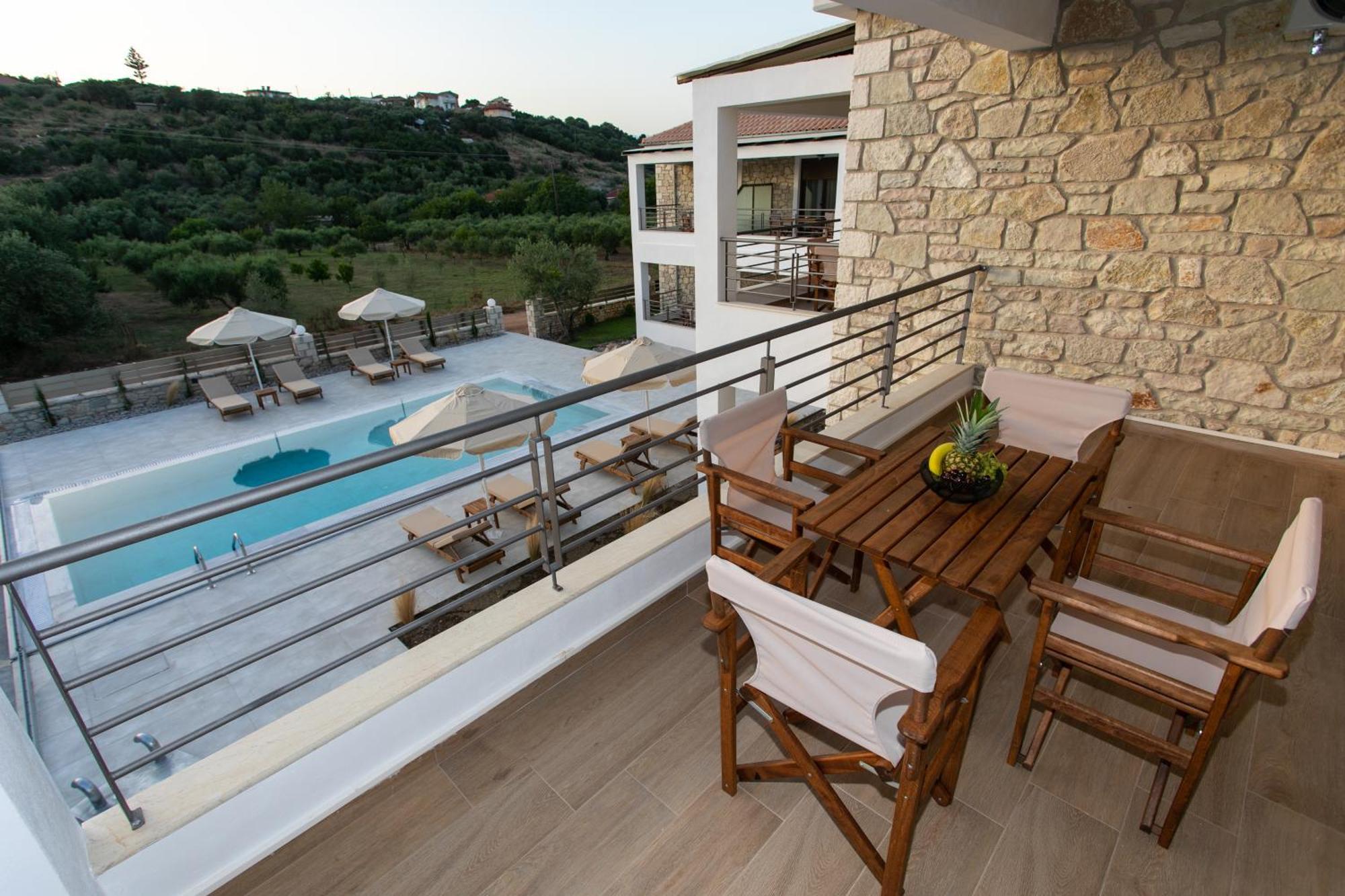 Michelangelo Suites And Apartments Valanidorachi Exterior photo