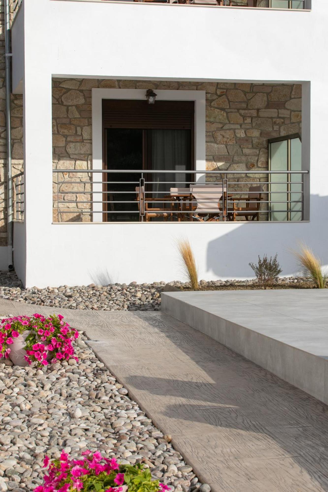 Michelangelo Suites And Apartments Valanidorachi Exterior photo